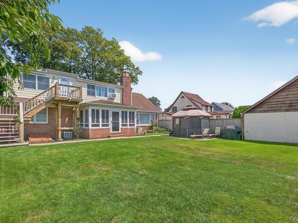 36 Hemlock Lane, Bay Shore NY 11706