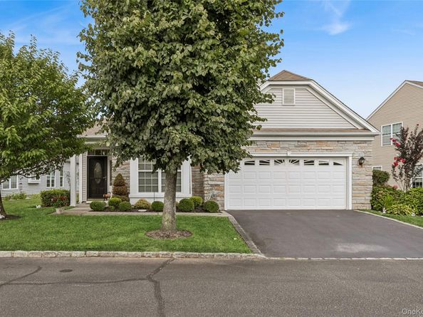 25 Louden Loop, Mount Sinai NY 11766