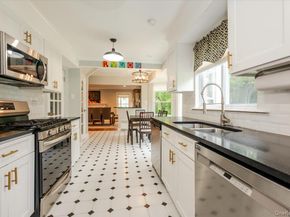 113 Old Mill Road, Great Neck NY 11023