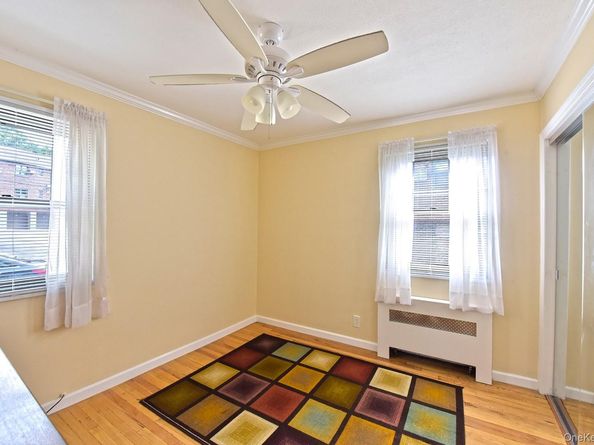 5766 246th Crescent F8, Douglaston NY 11362