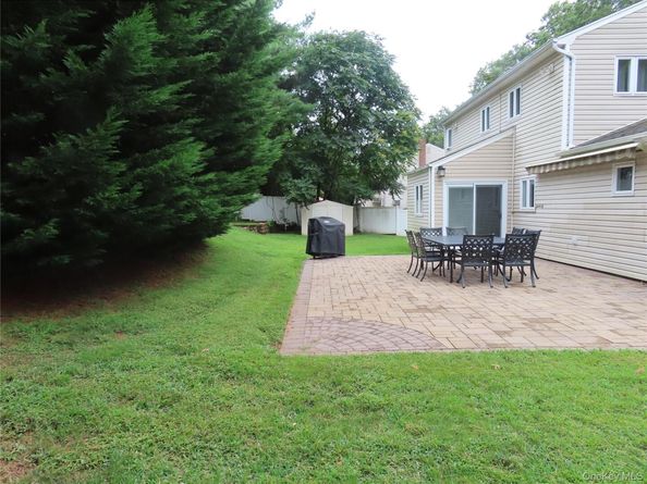 19 Foothill Lane, Dix Hills NY 11746