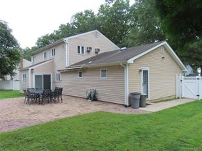 19 Foothill Lane, Dix Hills NY 11746