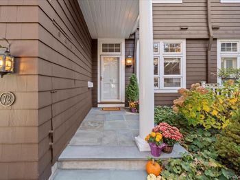 10 Old Jackson Avenue