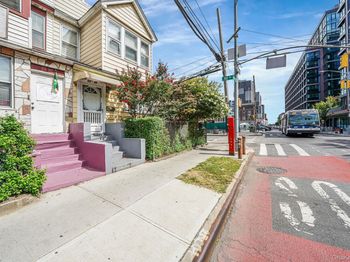 8927 168th Street
