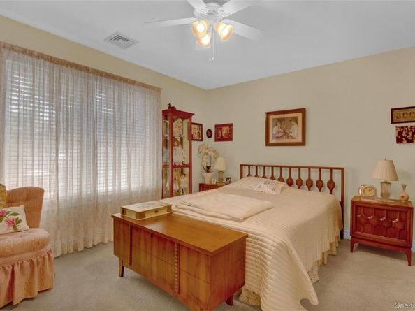 16 Della Drive, West Babylon NY 11704