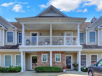 16 Della Drive