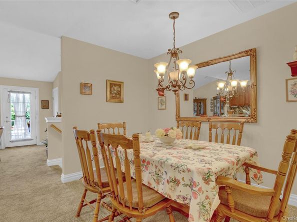 16 Della Drive, West Babylon NY 11704
