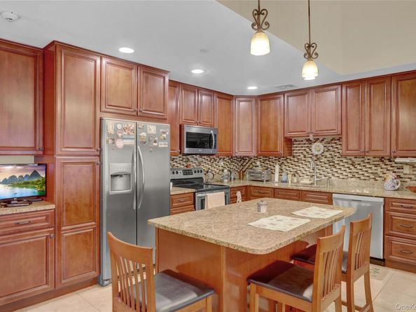 16 Della Drive, West Babylon NY 11704