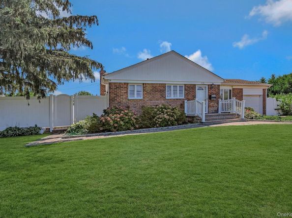 1270 Pulaski Road, East Northport NY 11731