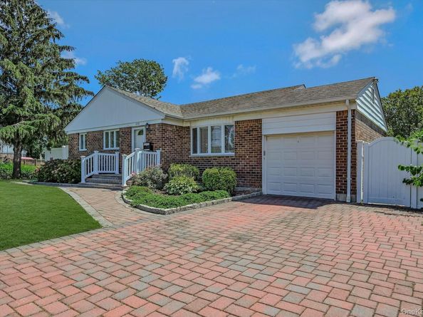 1270 Pulaski Road, East Northport NY 11731
