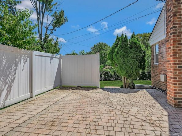 1270 Pulaski Road, East Northport NY 11731