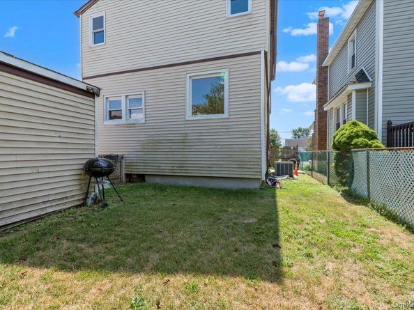 10 Dart Street, East Rockaway NY 11518