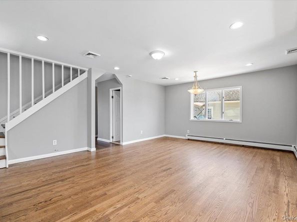 10 Dart Street, East Rockaway NY 11518