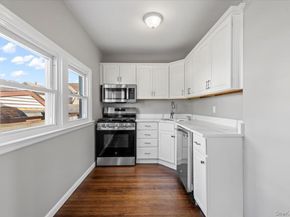 10 Dart Street, East Rockaway NY 11518