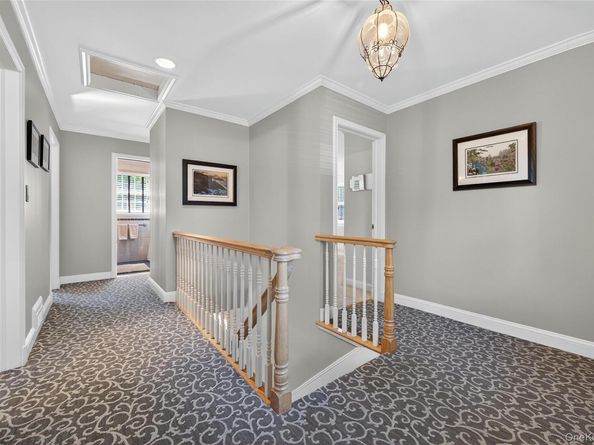 7 Reid Avenue, Port Washington NY 11050