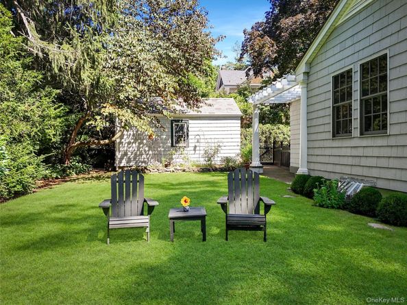 7 Reid Avenue, Port Washington NY 11050