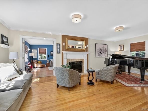 7 Reid Avenue, Port Washington NY 11050