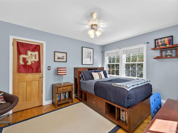 7 Reid Avenue, Port Washington NY 11050