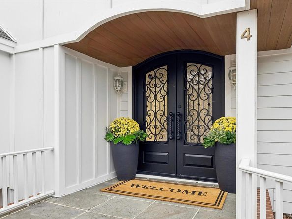 4 Miller Farms Court, Miller Place NY 11764