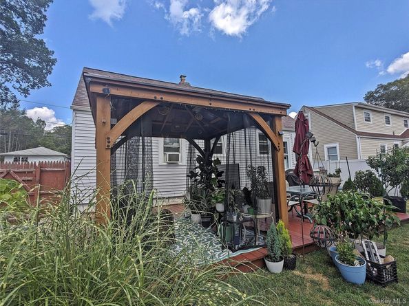 46 E 19th Street, Huntington Station NY 11746