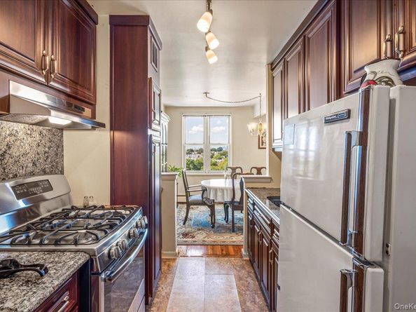 151-05 Cross Island Parkway 6C, Whitestone NY 11357