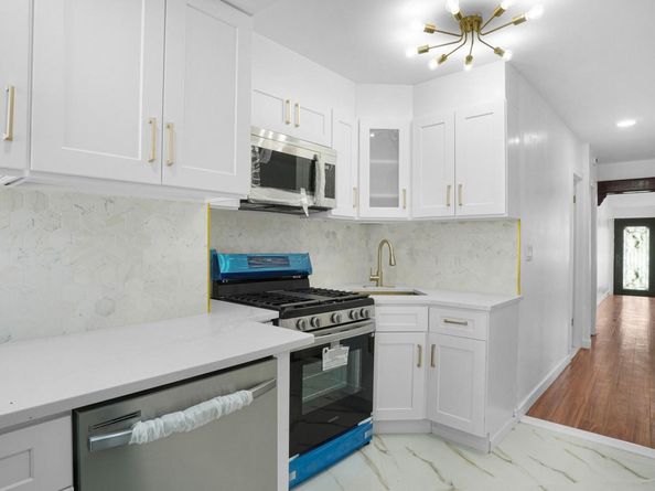 192-23 116th Road, Saint Albans NY 11412