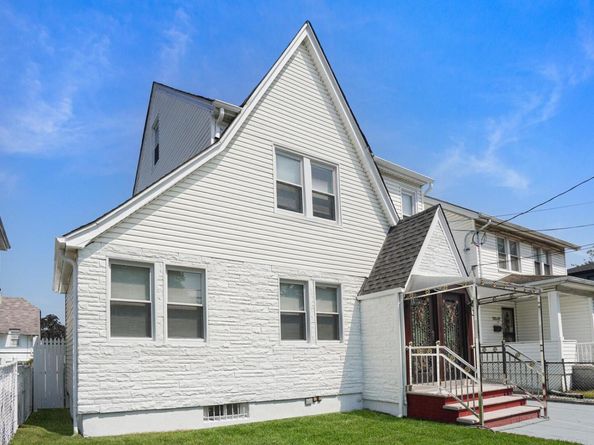 192-23 116th Road, Saint Albans NY 11412