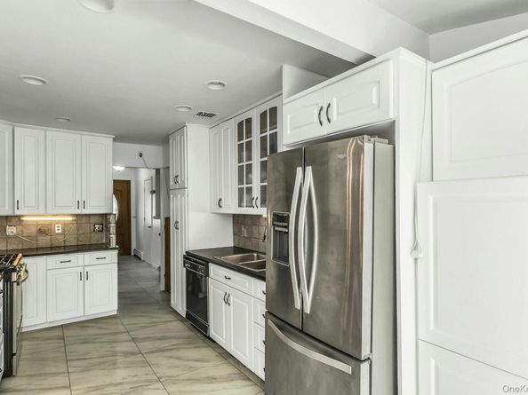58 Pasadena Drive, Plainview NY 11803