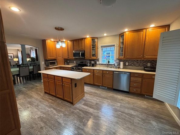 1661 Old Country Road 508, Riverhead NY 11901