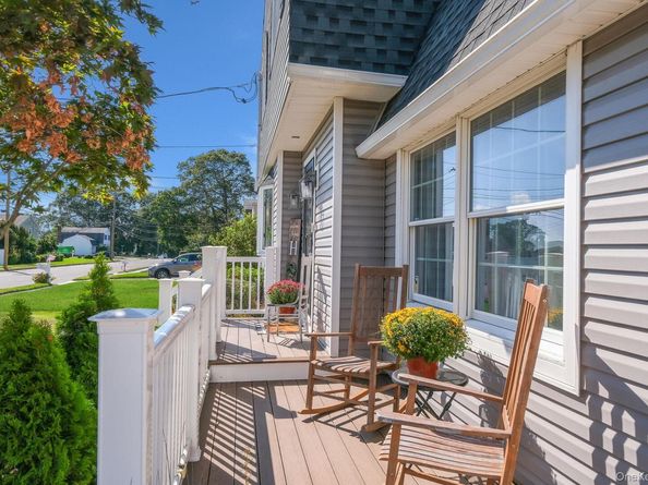 41 Hy Place, Lake Grove NY 11755