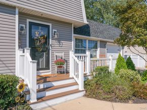 41 Hy Place, Lake Grove NY 11755