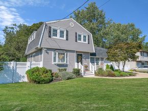 41 Hy Place, Lake Grove NY 11755
