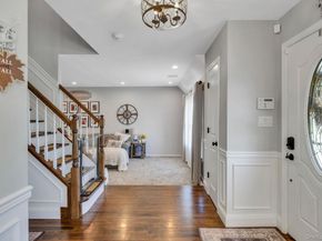 41 Hy Place, Lake Grove NY 11755