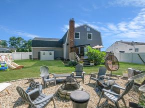41 Hy Place, Lake Grove NY 11755