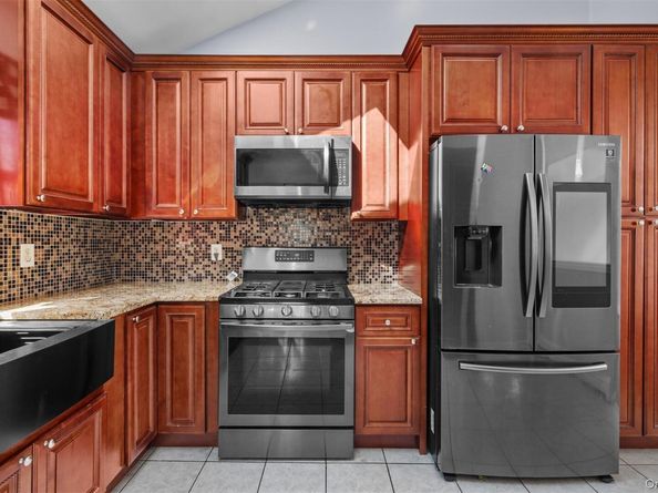 1330 Tanglewood Road, Rockville Centre NY 11570