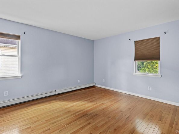 1330 Tanglewood Road, Rockville Centre NY 11570