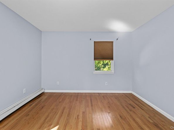 1330 Tanglewood Road, Rockville Centre NY 11570