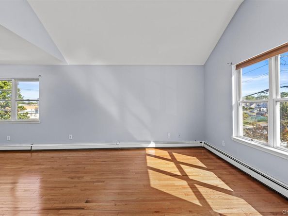 1330 Tanglewood Road, Rockville Centre NY 11570