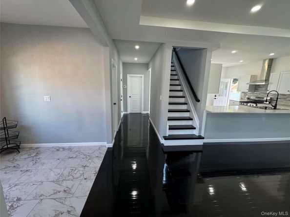 16 Garfield Place, Hempstead NY 11550