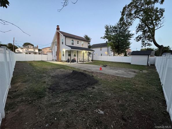 16 Garfield Place, Hempstead NY 11550