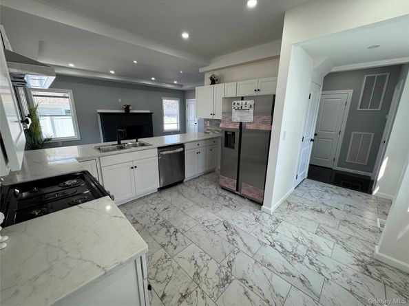 16 Garfield Place, Hempstead NY 11550