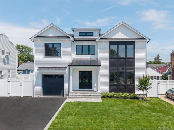 724 Pleasant Avenue, Westbury NY 11590