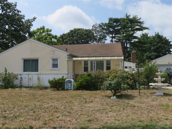 1550 Debra Place, Valley Stream NY 11580