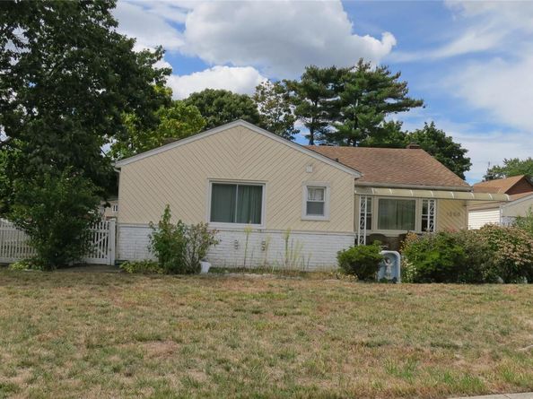 1550 Debra Place, Valley Stream NY 11580
