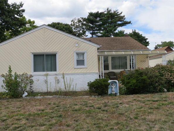 1550 Debra Place, Valley Stream NY 11580