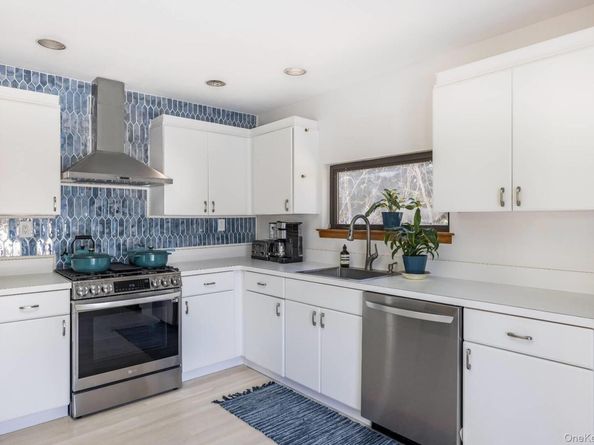 29 Blue Jay Way, East Hampton NY 11743