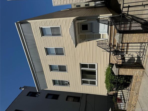 2590 37th Street, Astoria NY 11103