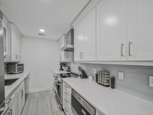 931 Skyline Drive, Coram NY 11727