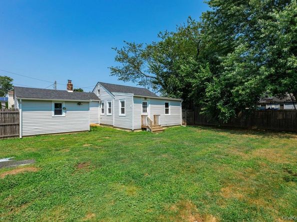80 Kensington Court, Copiague NY 11726