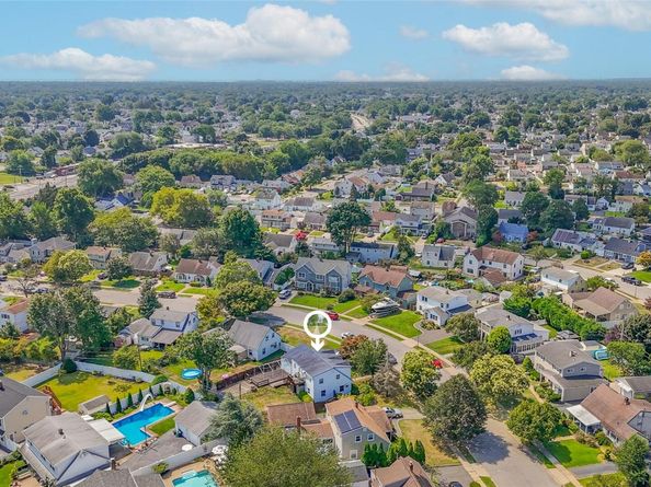 19 Griddle Lane, Levittown NY 11756